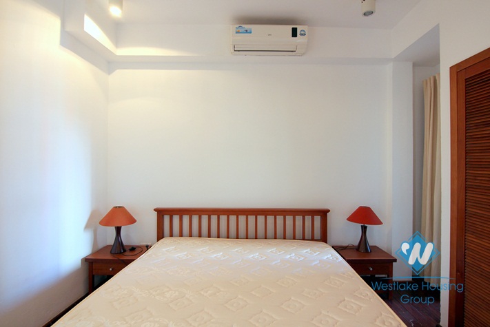 Lake view apartment available for rent in Quang An street, Tay Ho, Hanoi 